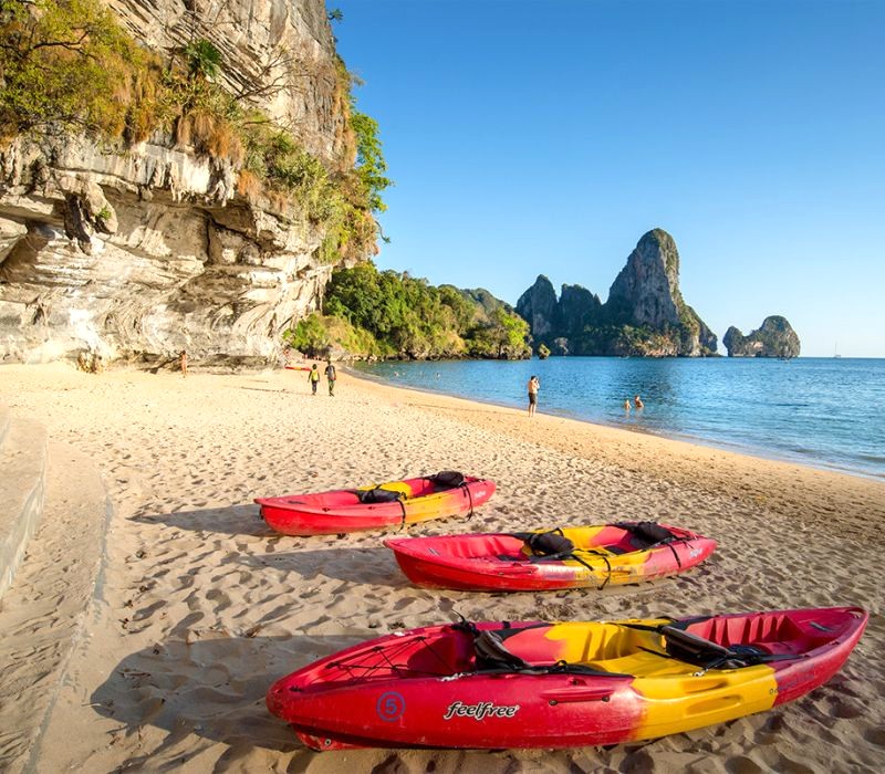 Railay Beach: Thiên đường ẩn mình ở Krabi