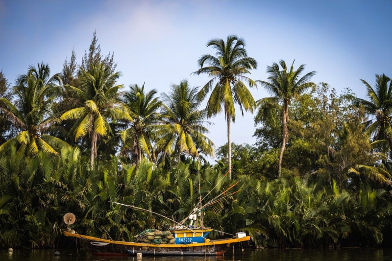 Bờ biển là nơi neo đậu của những con tàu đánh cá sau chuyến ra khơi. (Ảnh: @robert-metz)