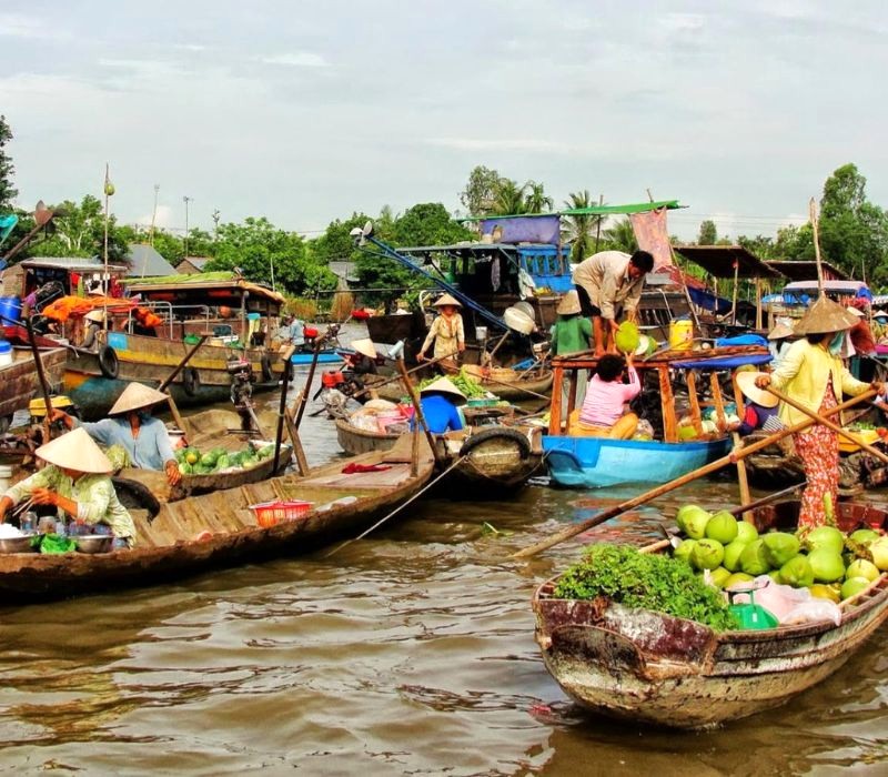 Chợ Cái Bè sầm uất, đa dạng mặt hàng. (Ảnh: dulichthuduc)