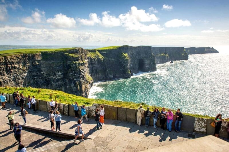 Vách đá Moher hùng vĩ, cao chót vót, tọa lạc tại bờ biển phía Tây Ireland. (Ảnh: Christopher Hill Photographic 2014)