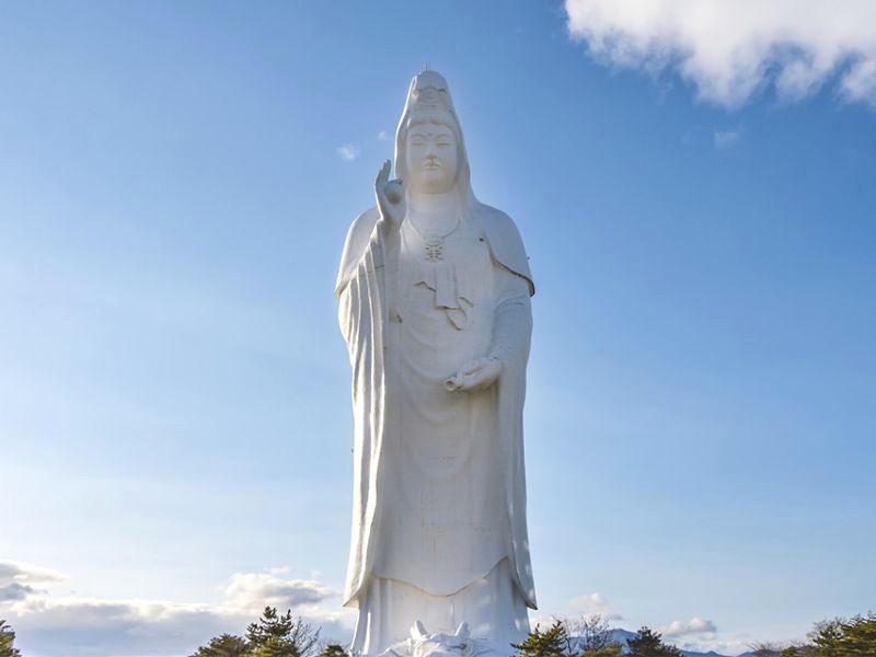 Tượng Sendai Daikannon uy nghiêm, mang lại bình yên cho người dân. (Ảnh: SONGHANTOURIST)