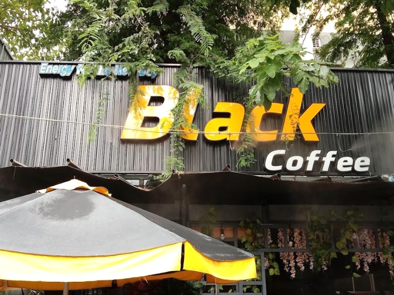 Năng lượng sôi động của bóng đá tại Black Coffee C02! (Ảnh: Google Maps)