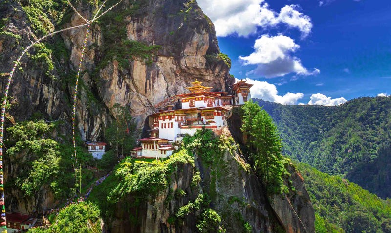 Paro Taktsang, thánh địa linh thiêng với truyền thuyết bí ẩn. (Ảnh: Bhutan Peaceful Tours & Treks)