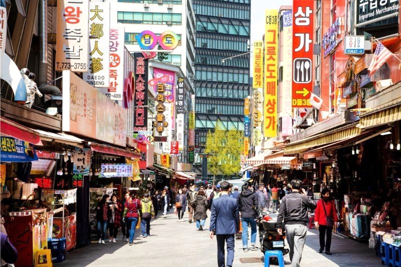 Chợ Namdaemun: Hàng truyền thống & đồ lưu niệm. (Ảnh: Travelin.koreabyme)