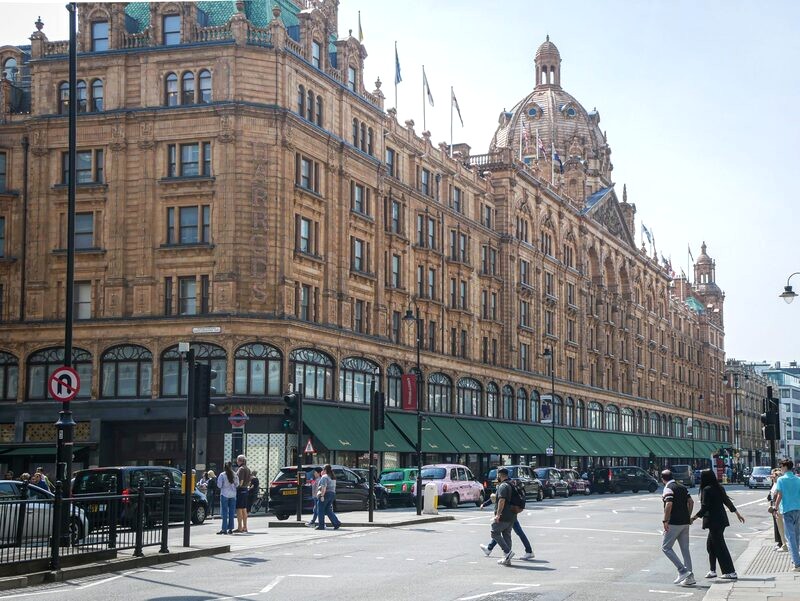 Harrods London: Thiên đường mua sắm cho tín đồ Anh.