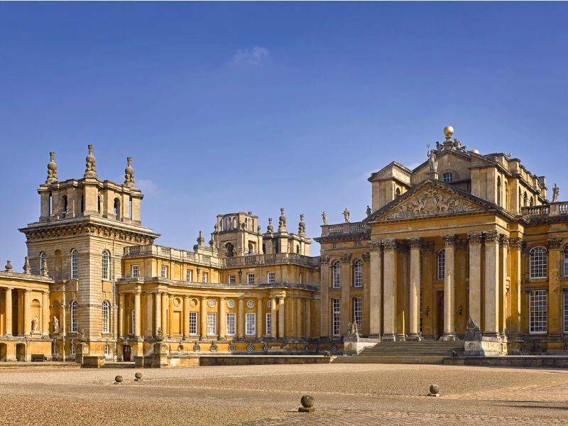 Blenheim Palace, tráng lệ với kiến trúc Baroque Anh. (Ảnh: Countrylife)