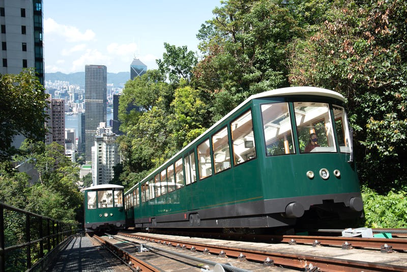 Leo núi Thái Bình nhanh chóng với Peak Tram. (50 ký tự)