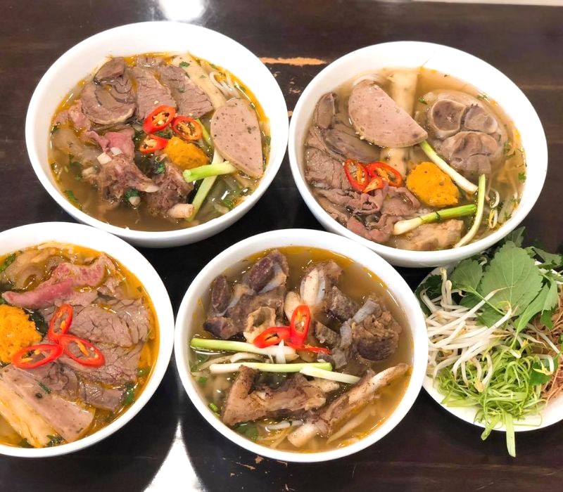 Bún bò gốc Huế O Tú - điểm hẹn quen thuộc của người dân quận 10.