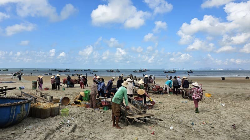 Làng chài Long Hải, nét bình dị, chân phương, là điểm dừng chân lý tưởng khi du lịch Long Hải. (Ảnh: Nguyen Trung Dung)