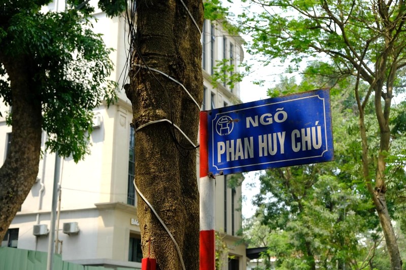 Ngõ Phan Huy Chú, lối vào Habakuk. (Ảnh: Habakuk)