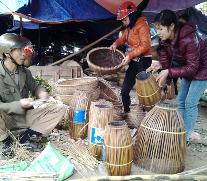 Chợ Ba Đồn, biểu tượng sống động của Quảng Bình. (Ảnh: Phong Nha Travel)