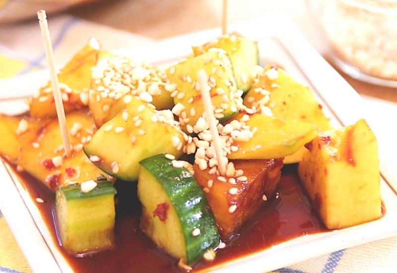 Nước sốt là linh hồn của món rojak. (Ảnh: nyonyacooking)