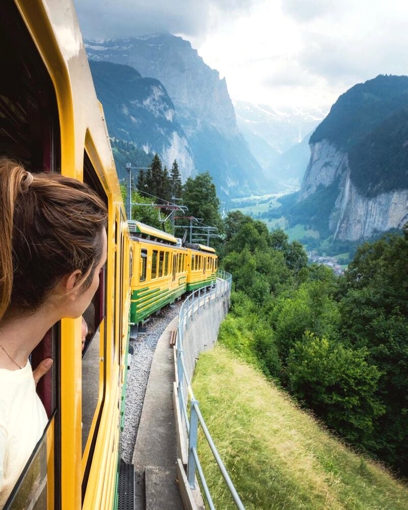 Tàu là lựa chọn tuyệt vời để ngắm cảnh Lauterbrunnen. 🏞️ (@MyLauterbrunnen/X)