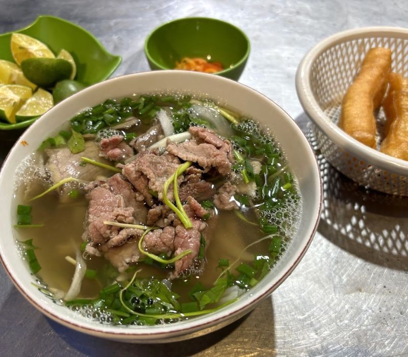 Phở Khôi Hói: Tinh túy Hà Nội. (Ảnh: Renbo Huang)