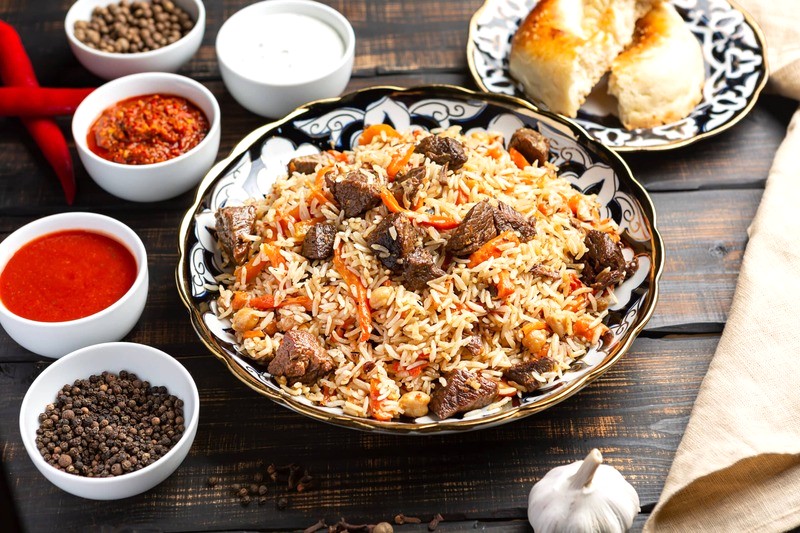 Plov, món ăn chính ở Azerbaijan, Kazakhstan, Tajikistan và nhiều nước Trung Á khác. (Ảnh: greedy-panda)