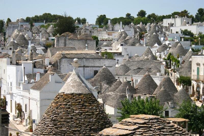 Rione Monti: Hơn 1.000 trulli ấn tượng ở Alberobello.