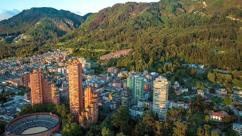 Cerro de Monserrate: Núi xanh hùng vĩ. (Ảnh: Expedia)