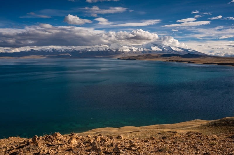 Hồ Manasarovar đẹp như mơ, điểm nhấn không thể bỏ qua khi chiêm ngưỡng núi Kailash. (Ảnh: ...)