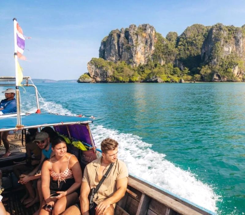 Railay Beach: Thiên đường ẩn mình ở Krabi