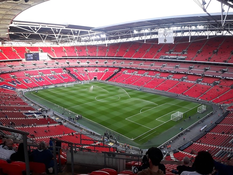 Khám phá toàn bộ Sân vận động Wembley với tour tham quan hấp dẫn. (Ảnh: Number 1 Footbal Travel)