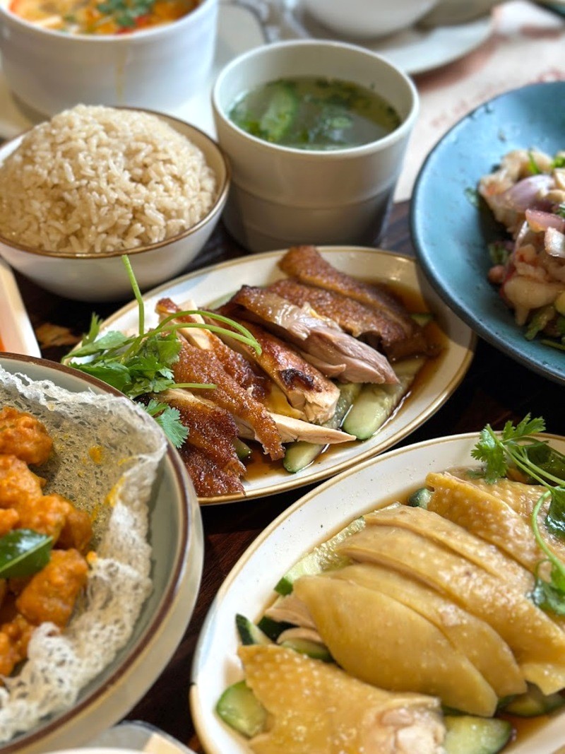 Kampong Chicken House: Cơm gà Hải Nam chuẩn vị Singapore.