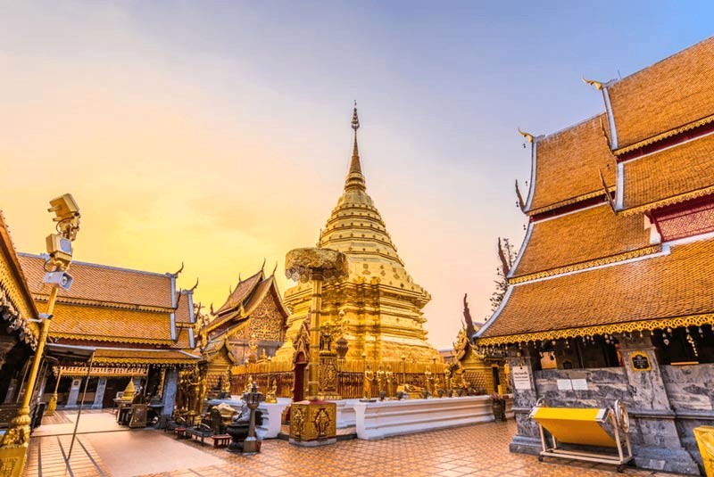 Chùa Wat Phra That Doi Suthep, tọa lạc trên đỉnh núi Suthep.