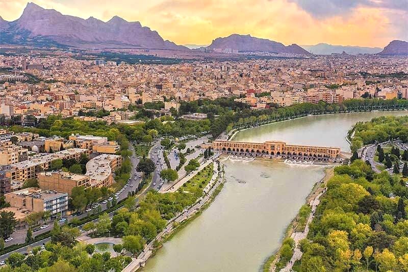 Khám phá giai điệu Ba Tư hùng tráng tại Isfahan.