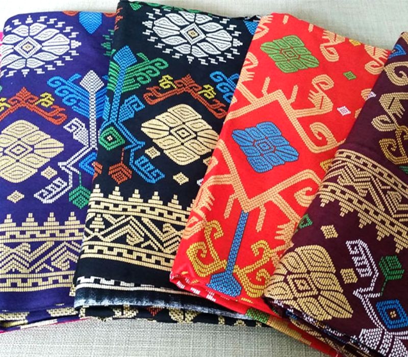 Batik: Màu sắc và họa tiết hòa quyện tinh tế. (Ảnh: Tiêu Dao Tử)