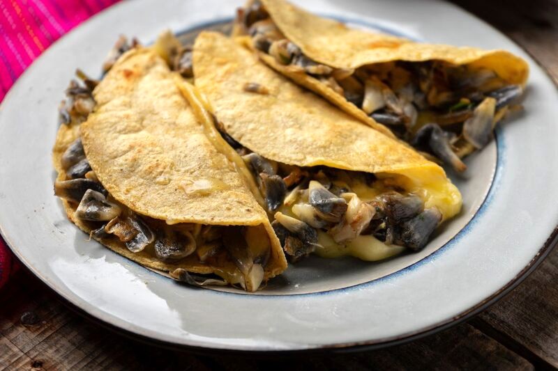 Bánh taco nấm Huitlacoche phổ biến ở Mexico.