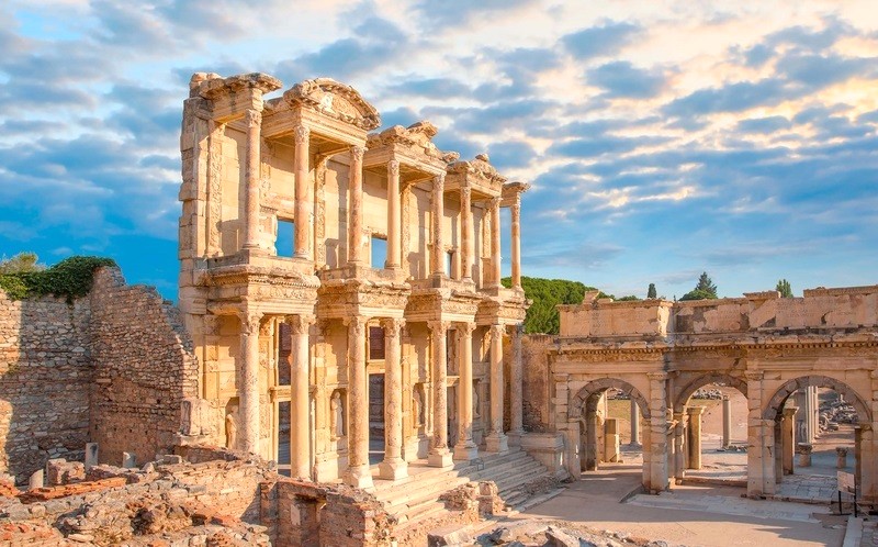 Thành phố cổ Ephesus, một trong 12 thành phố của Ionia, nằm ở Selçuk, İzmir. (Ảnh: visitizmir)