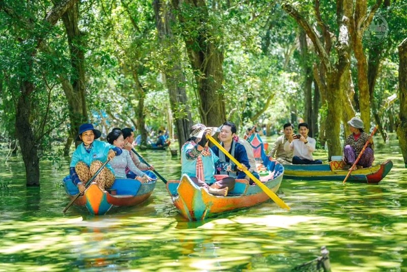 Khám phá rừng ngập mặn bằng du thuyền sông, trải nghiệm khó quên! (Ảnh: Area Cambodia)