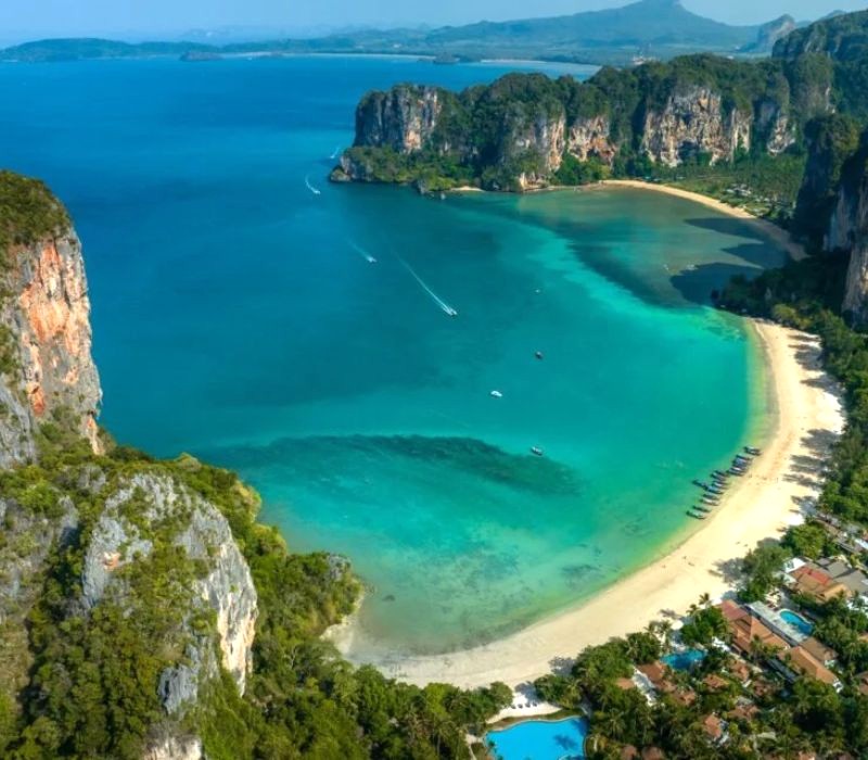 Railay Beach: Thiên đường ẩn mình tại Krabi