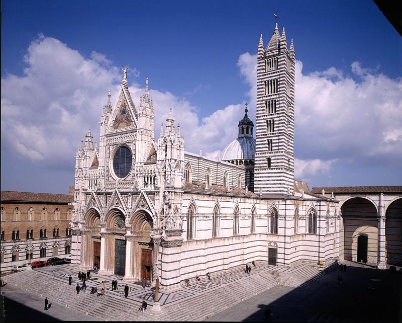 Nhà thờ Siena trắng muốt (Ảnh: italy.mytour)