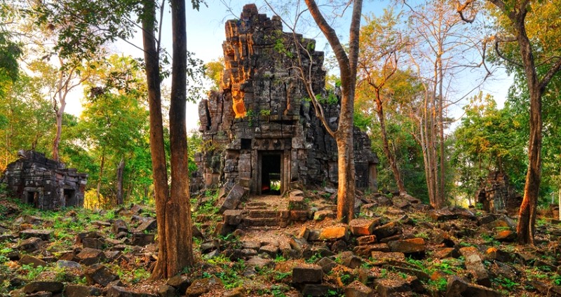 Sambor Prei Kuk: Kiến trúc độc đáo, hoa văn tinh xảo (Ảnh: Cambodia Begins at 40)