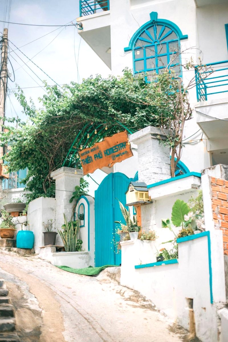 Thiên Phú Homestay - điểm dừng chân lý tưởng cho du khách trẻ khi khám phá làng chài. (Ảnh: Thiên Phú Homestay Fanpage)