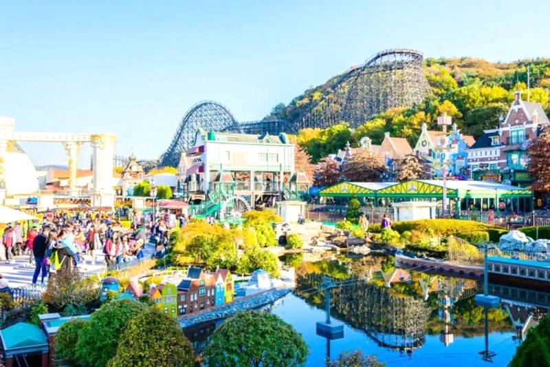 Everland, công viên giải trí hàng đầu Hàn Quốc và thế giới, trải rộng trên diện tích hơn 1 triệu mét vuông. (Ảnh: Traveloka)