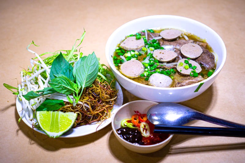 Bún bò Cô Ba: Ngon, rẻ, được nhiều tín đồ ẩm thực yêu thích!