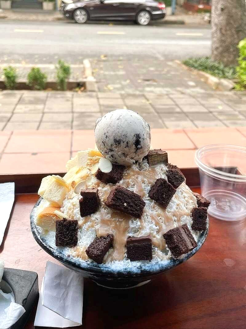 Bingsu đầy ụ, không gian thoáng mát tại Seol Hwa - Bingsu Tuyết Hoa 설화. (Ảnh: Bingsu Tuyết Hoa 설화)