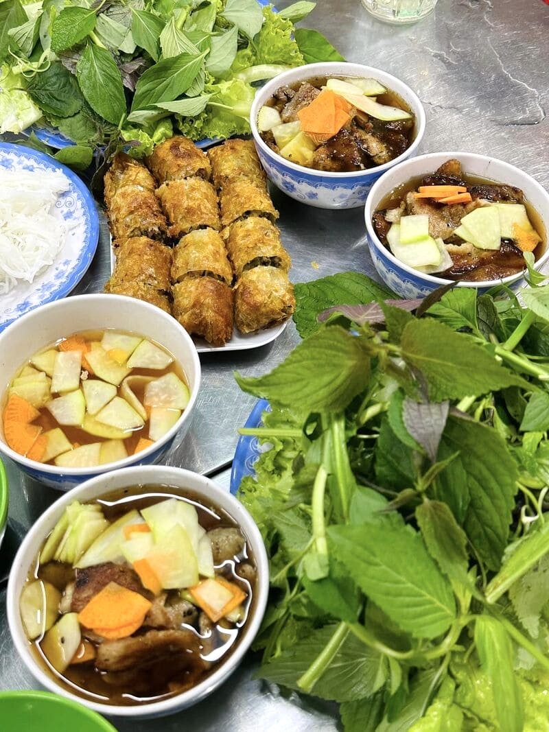 Bún chả Xuân Tứ (quận 1) - ngon, được nhiều người yêu thích. Ảnh: Bún chả Xuân Tứ.