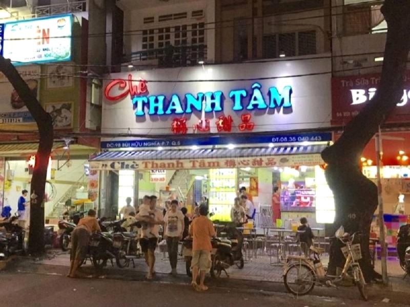 Quán Chè Thanh Tâm (quận 5) nổi tiếng, thu hút nhiều thực khách. (Ảnh: toplist.vn)