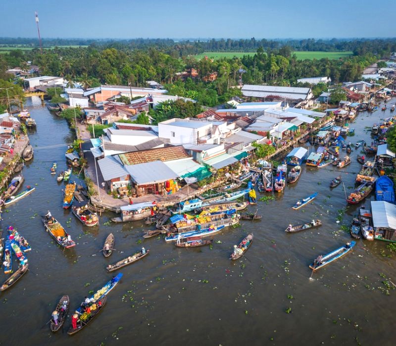 Chợ nổi Ngã Năm, nhìn từ trên cao. (Anh Tuan Le)