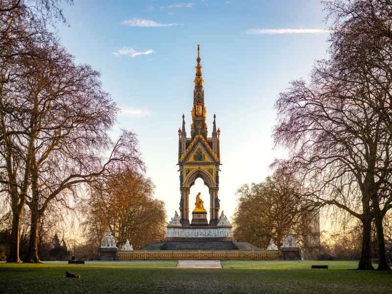 Đài tưởng niệm Hoàng tử Albert là điểm nhấn ấn tượng của Hyde Park. (Ảnh: Royalparks)