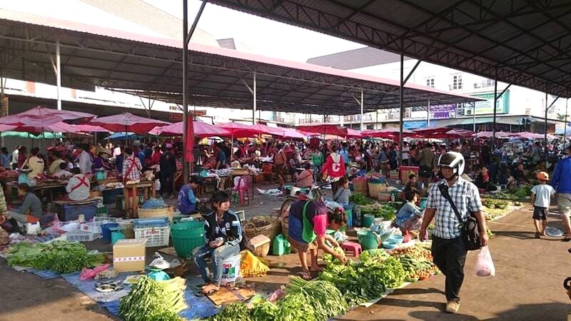 Chợ Dao Heuang (KM 2) - Ảnh: Daoheuang Market.