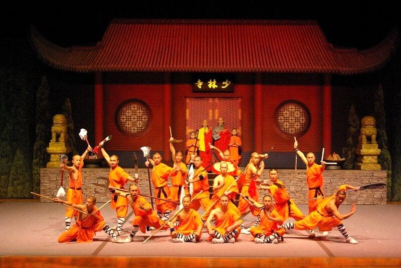 Chứng kiến võ thuật Thiếu Lâm tại ngôi chùa là trải nghiệm không thể bỏ lỡ. (Ảnh: Shaolin Temple Kungfu Troupe)