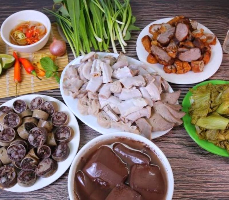 Cháo lòng tiết canh đậm chất Hà Nội - Quán Thắng (Ảnh: Toplist)