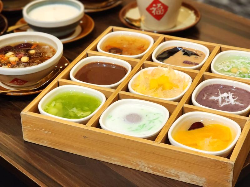 Chè đẹp mắt trong hộp, Koo Kui Desserts.