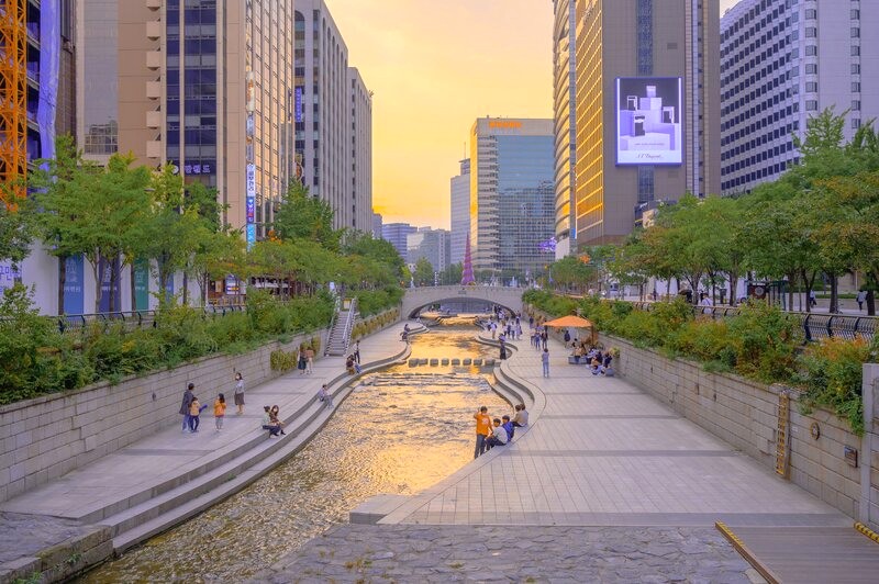 Seoul, nơi quá khứ và hiện tại hòa quyện, thu hút du khách bởi sự độc đáo và hấp dẫn. (Ảnh: delightfultravellers)