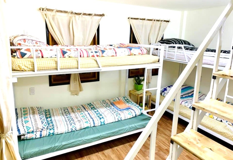 Phòng tập thể rộng rãi, lý tưởng cho nhóm du lịch đông người. (Ảnh: facebook Nắng Homestay Măng Đen)