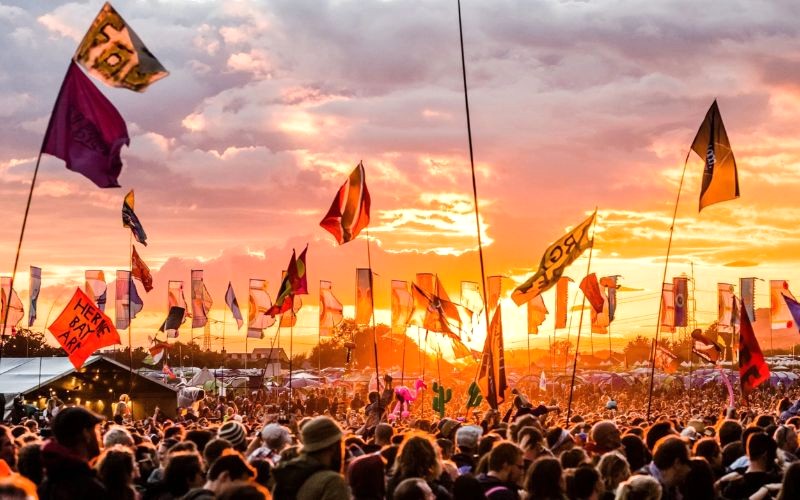 Glastonbury: Lễ hội âm nhạc sôi động cho mùa hè rực lửa.