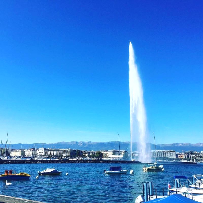 Đài phun nước Jet d'Eau, biểu tượng của hồ Geneva. (Ảnh: Tripadvisor)